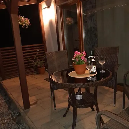 Casa de Férias Caloroczny Domek Pod Lasem Z Jacuzzi. *