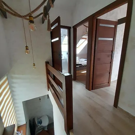 Caloroczny Domek Pod Lasem Z Jacuzzi. Casa de Férias Małdyty