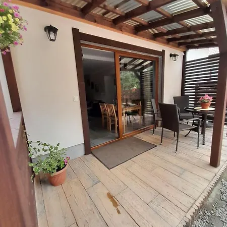 Caloroczny Domek Pod Lasem Z Jacuzzi. Casa de Férias Małdyty