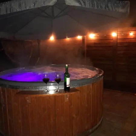 Caloroczny Domek Pod Lasem Z Jacuzzi. * Małdyty