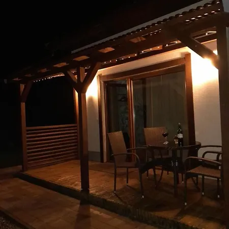 Casa de Férias Caloroczny Domek Pod Lasem Z Jacuzzi. *